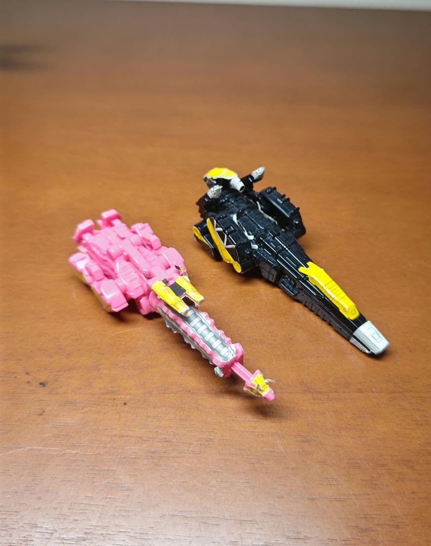 食玩ミニプラ　獣電戦隊キョウリュウジャー　 組立済品　バラ売り不可　ジャンク