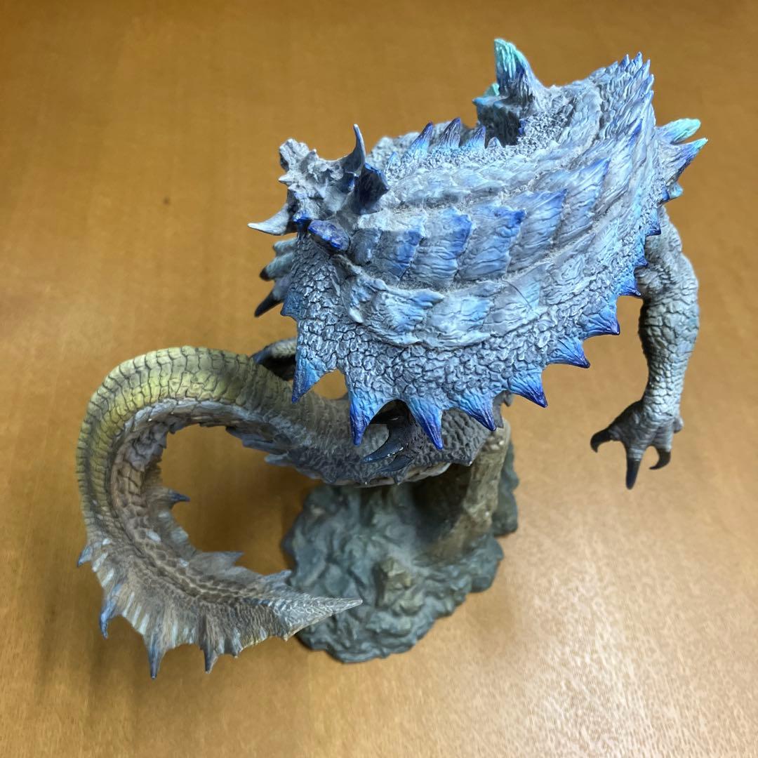 モンスターハンター　ラギアクルス亜種　クリエイターズモデル　フィギュア