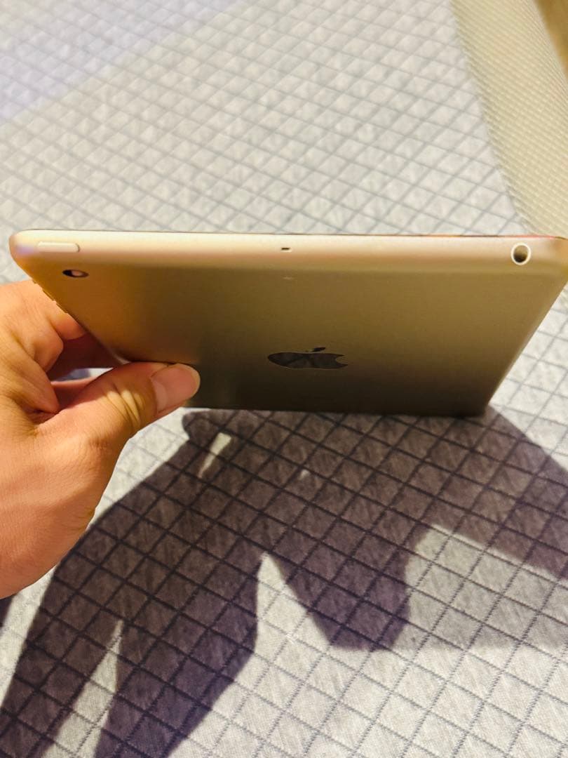 Apple iPad ゴールド 本体