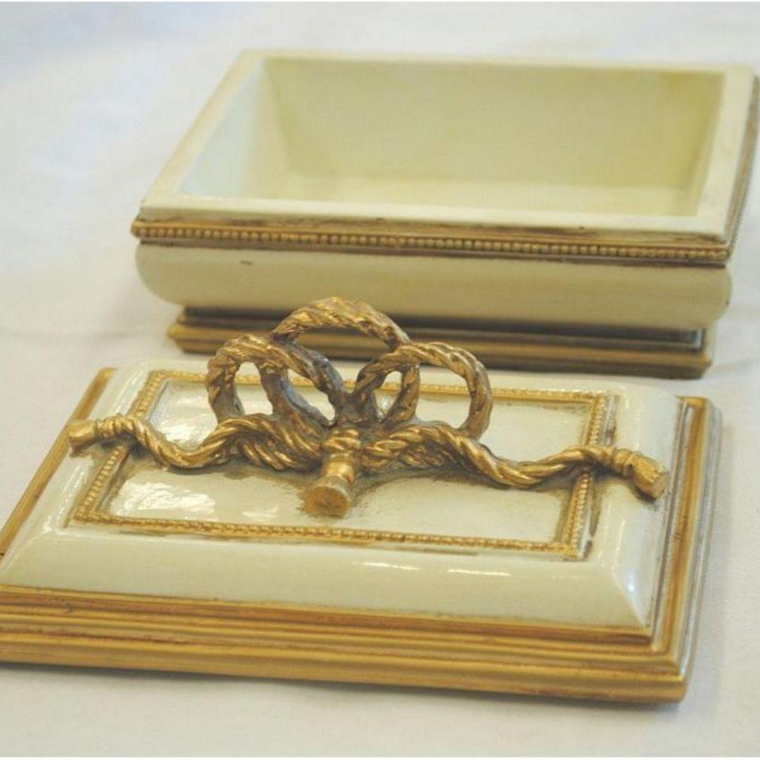 輸入雑貨　ゴールド　『リボンのジュエリーBOX』　収納箱　クラッシック　小物入れ