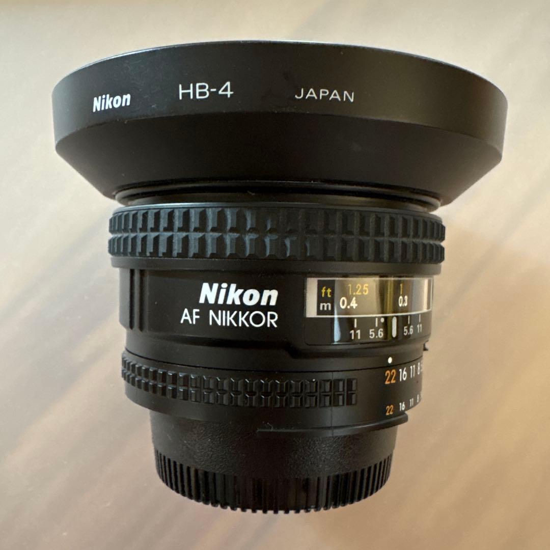 Nikon AF NIKKOR 20mm 1:2.8 D HB-4 フード付き