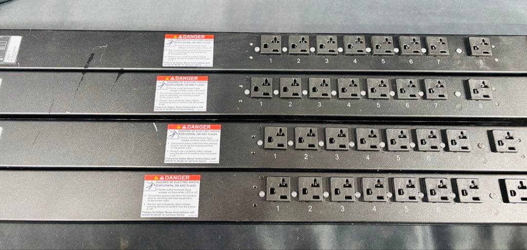 シュナイダーエレクトリック APC Rack PDU Metered 4本