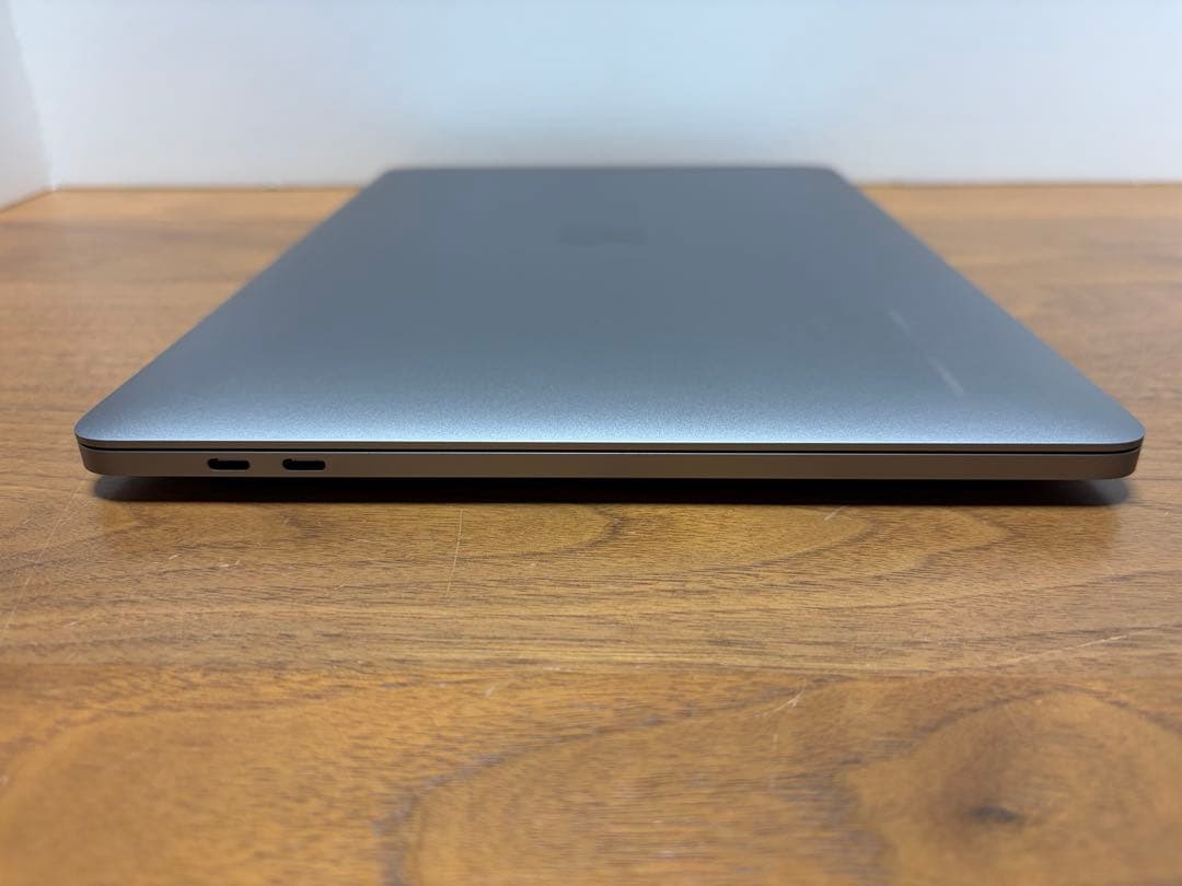美品❗️MacBook Pro 2022 M2チップ 24GB&512GB