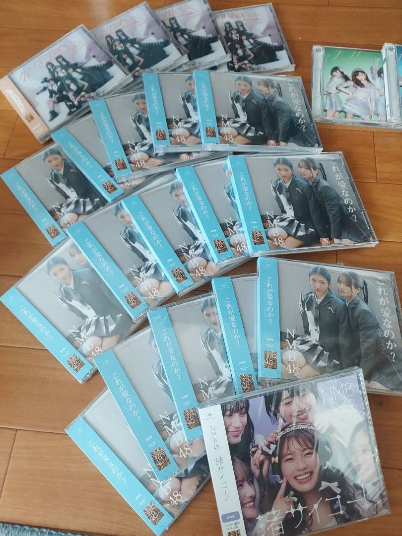 AKB48グループCD枚　DVD枚グッズ、タオル、ティシャツ　まとめ買い　セット