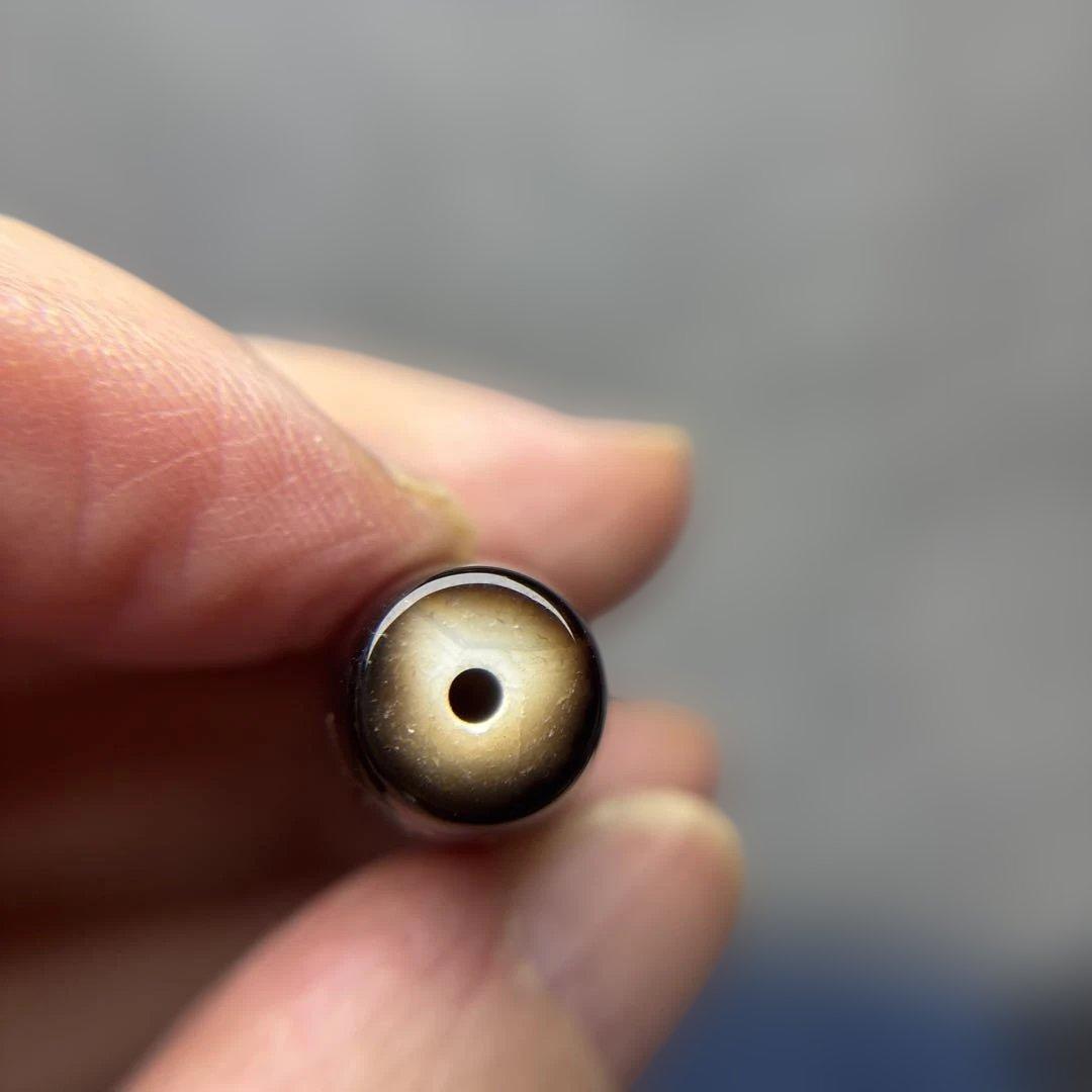 イチオクノホシ瑪瑙　銀線財神日月回紋天珠　1-221