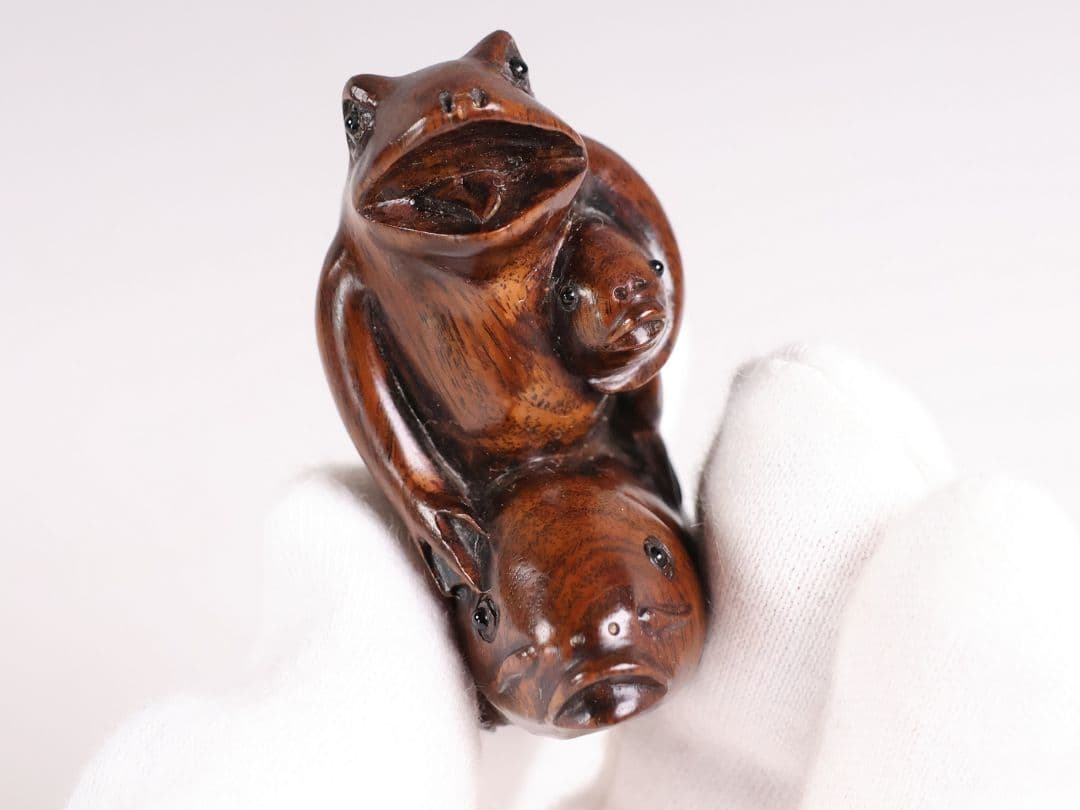 木製 提物 根付 魚と蛙 カエル 在銘 友忠 彫刻 木彫り【MB306】