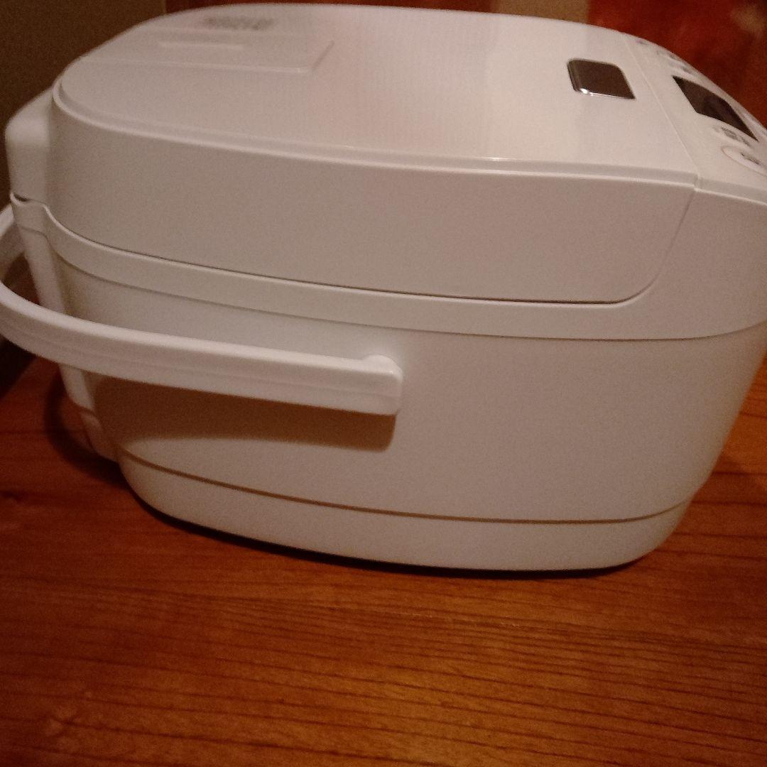 美品 TOSHIBA IH炊飯器 RC-10HR 1.0L ホワイト 23年製