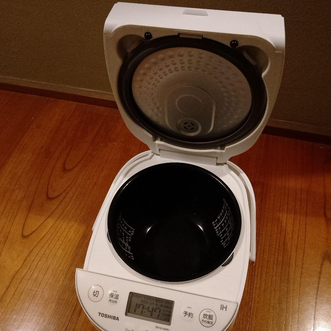 美品 TOSHIBA IH炊飯器 RC-10HR 1.0L ホワイト 23年製