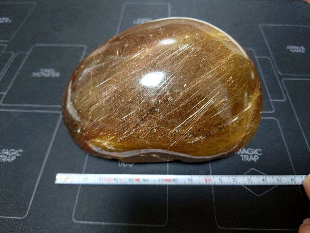 天然石　ルチル入り水晶　台座付き