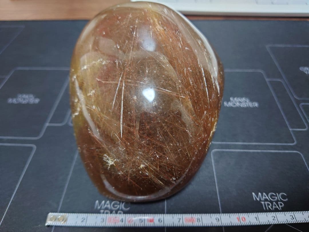 天然石　ルチル入り水晶　台座付き