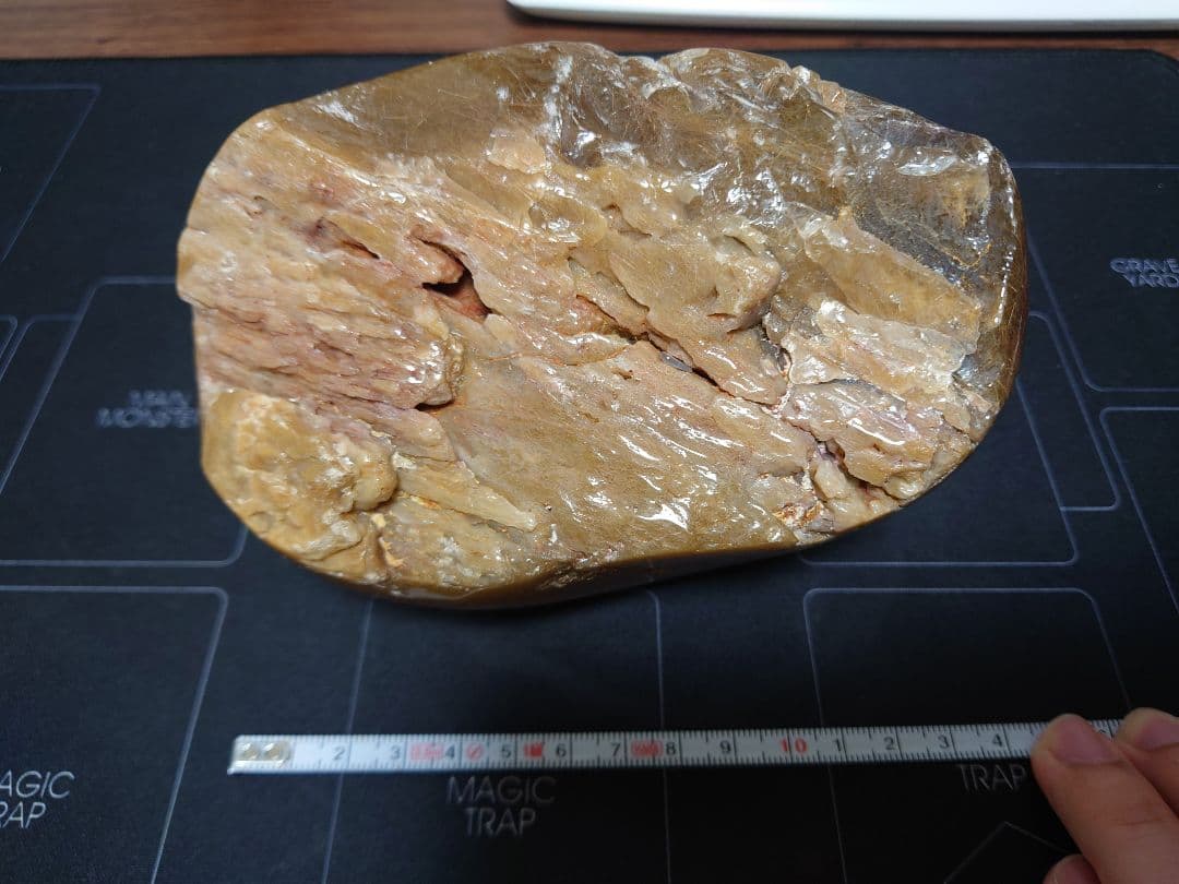 天然石　ルチル入り水晶　台座付き
