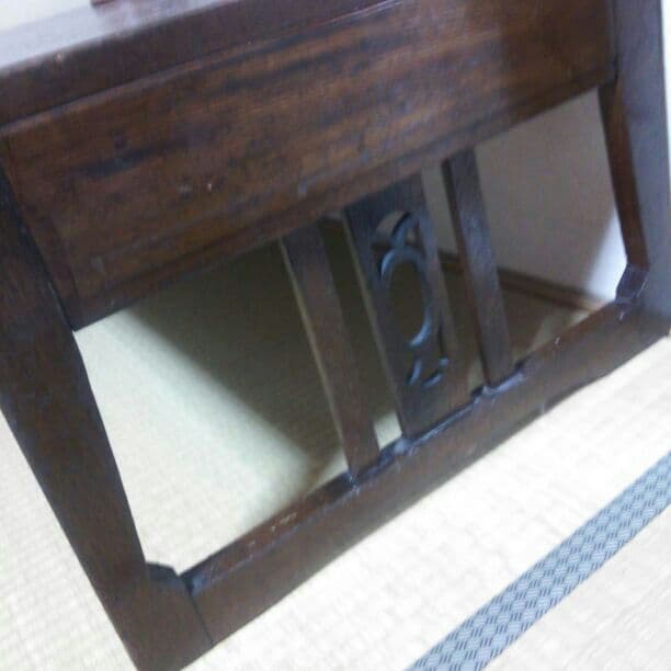 お値下げ!!大正時代か。昭和初期の文机(*^.^*)