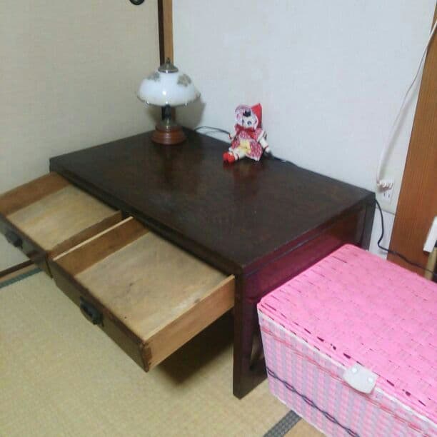 お値下げ!!大正時代か。昭和初期の文机(*^.^*)