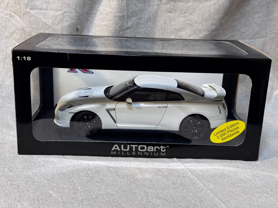 NISSAN GT-R R35 2000台限定