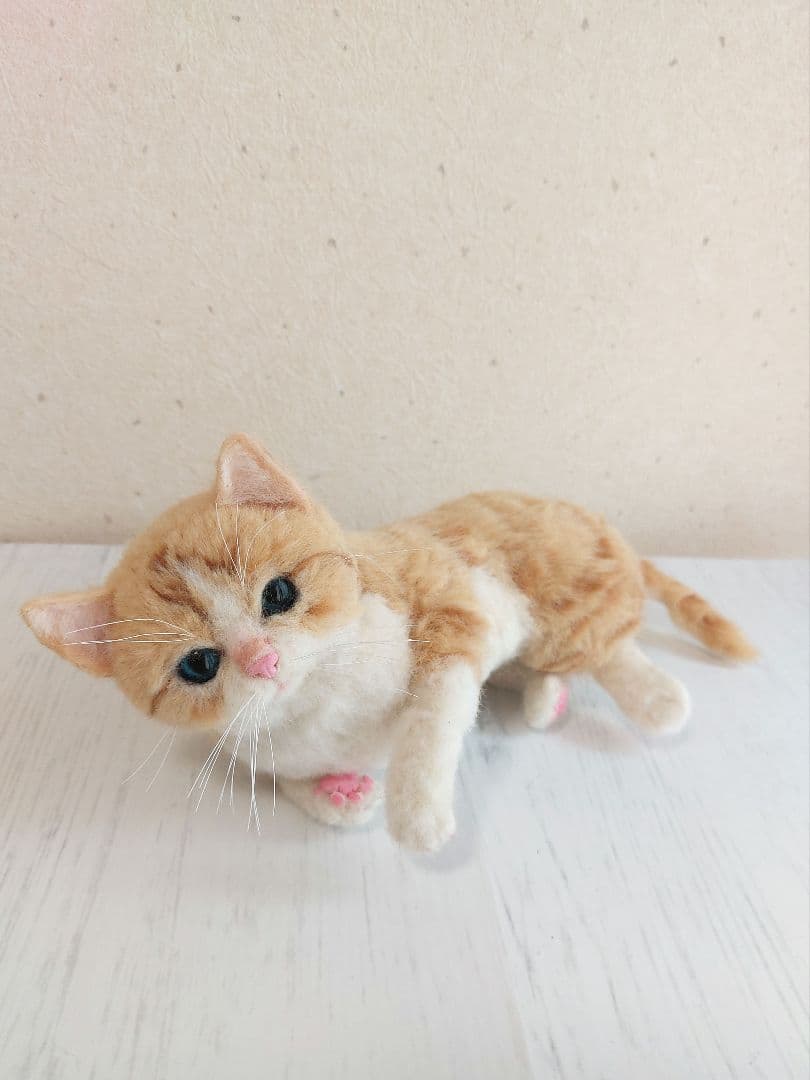 羊毛フェルト　子猫(茶トラ白)