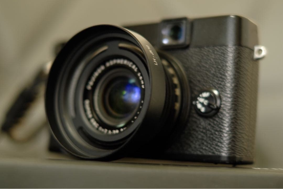 【FUJIFILM 】フジフィルム X10