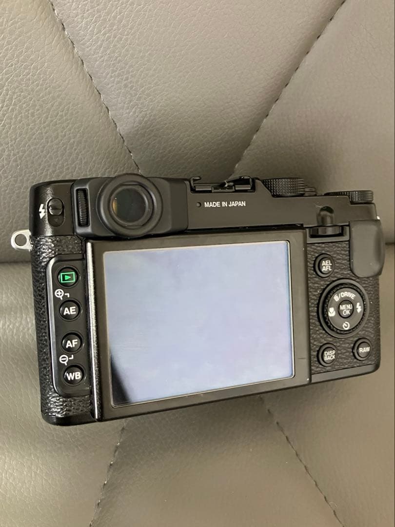 【FUJIFILM 】フジフィルム X10