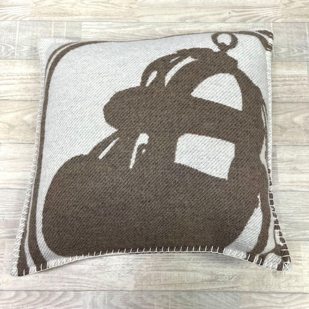 き*く様 ★HERMES エルメス ウール カシミア ブリッドドゥガラ クッショ