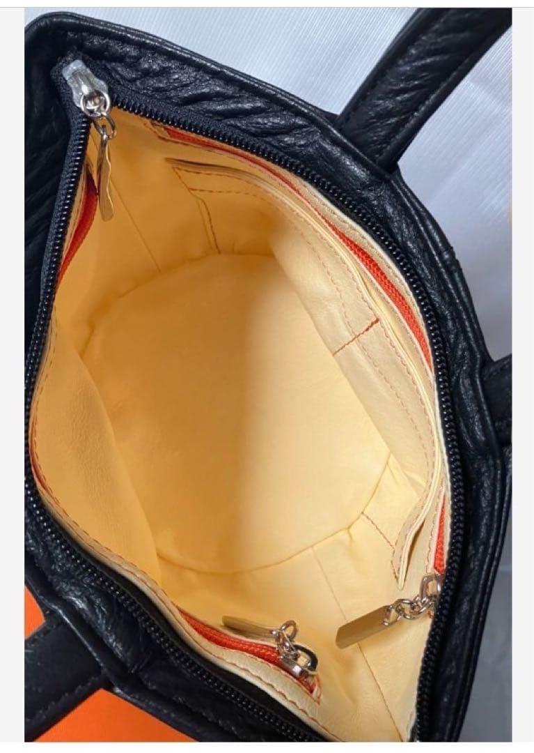 アクセサリーポーチ　大人可愛いミニマムサイズの舟形レザーバッグ　ハンドメイド