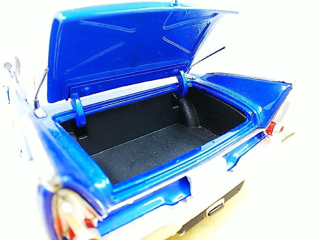 モーターマックス 1/18 1958 クライスラー/プリムス・フューリー