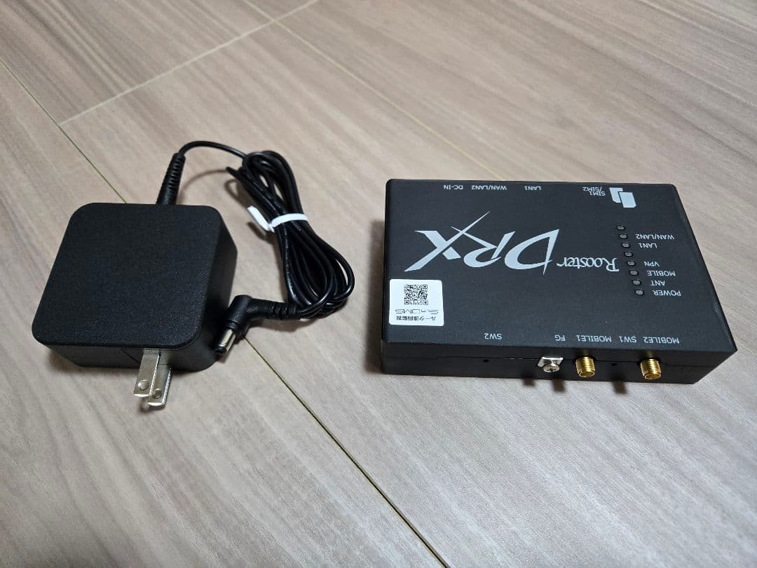 Rooster DRX 有線LANルーター 本体とACアダプター
