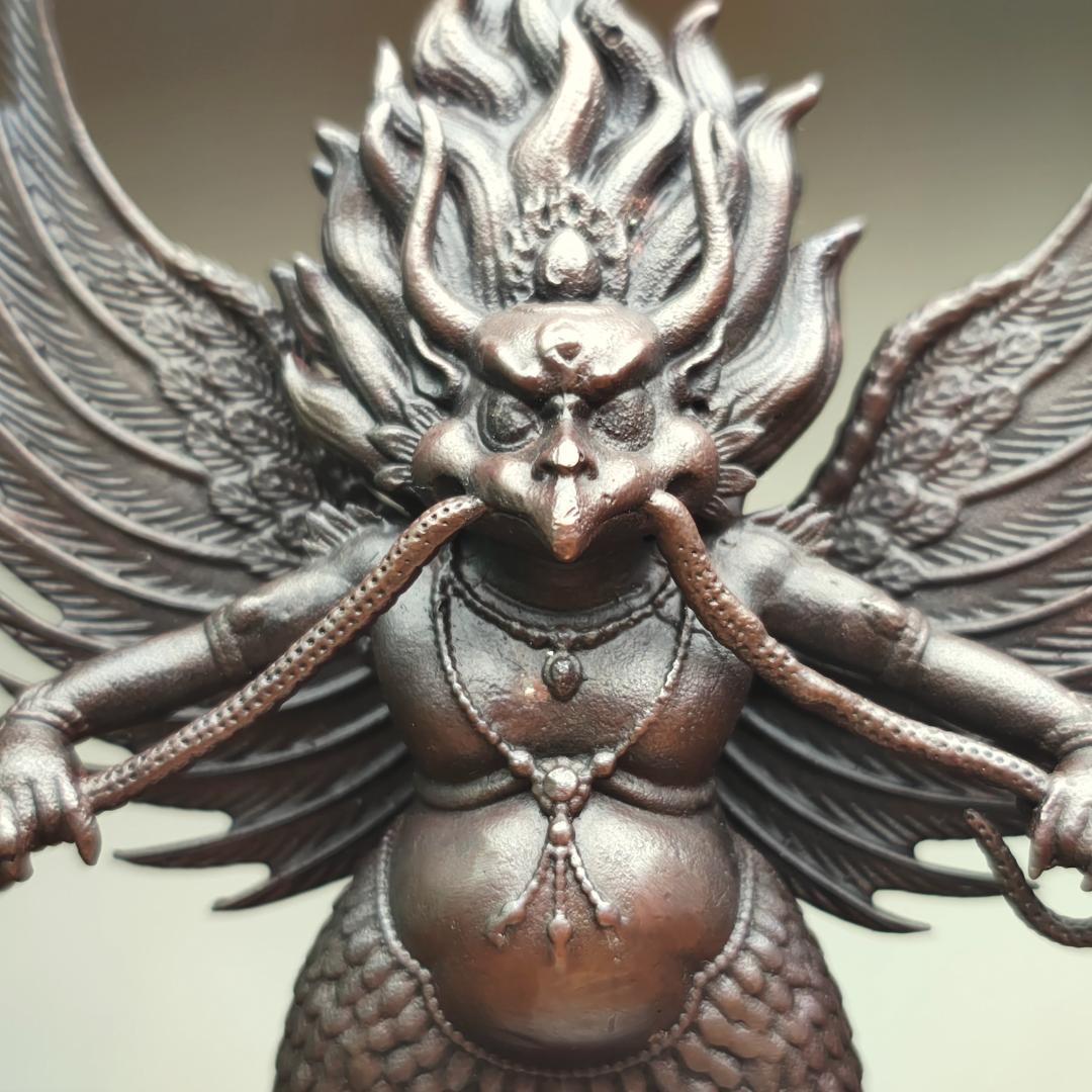 ネパール製 神聖な鳥の神様 ガルーダ像 銅像 天狗 八部衆の迦楼羅 かるら