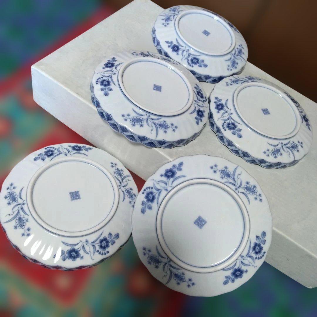 三洋陶器 　龍峰窯　染付更紗中皿揃　共箱付き