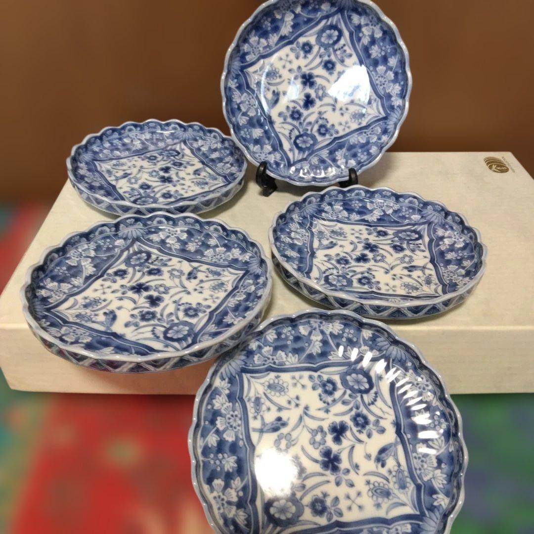 三洋陶器 　龍峰窯　染付更紗中皿揃　共箱付き