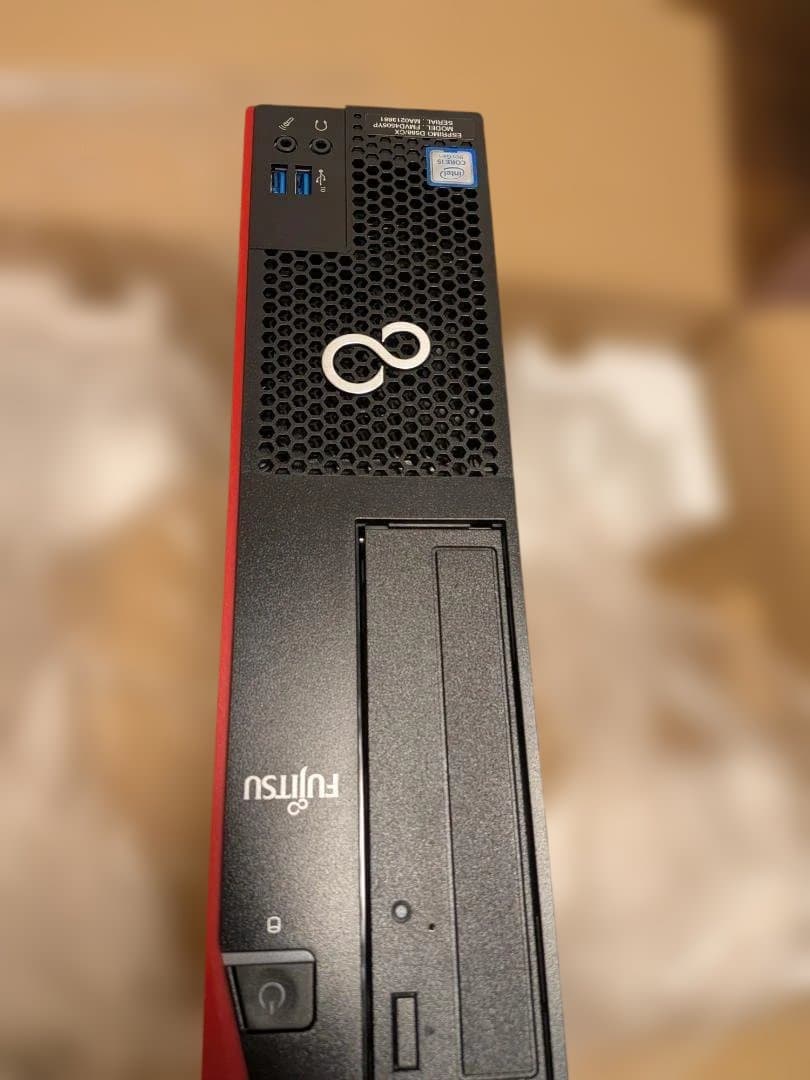 【新品未使用】Fujitsu ESPRIMO D588/CX　本体と付属品