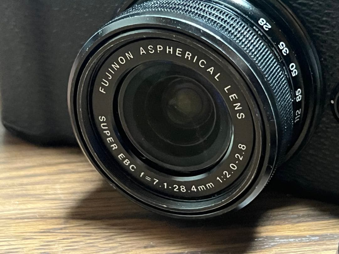 Fujifilm X10 コンパクトデジタルカメラ　富士フイルム　ジャンク