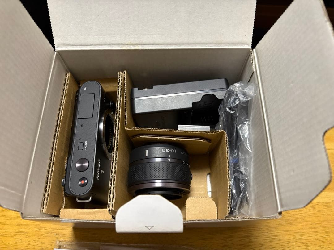 【低ショット477回】Nikon 1 J1 ブラック 元箱付き 初心者おすすめ