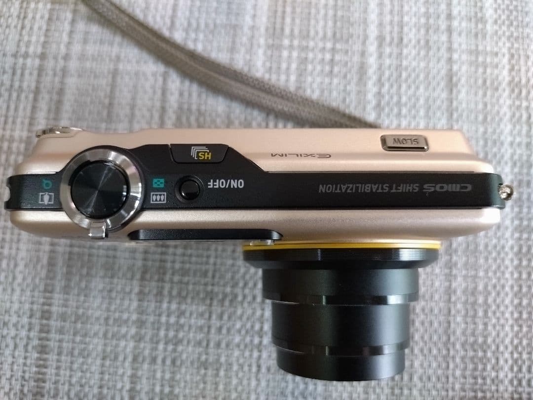 CASIO EXILIM EX-FC150 ゴールド