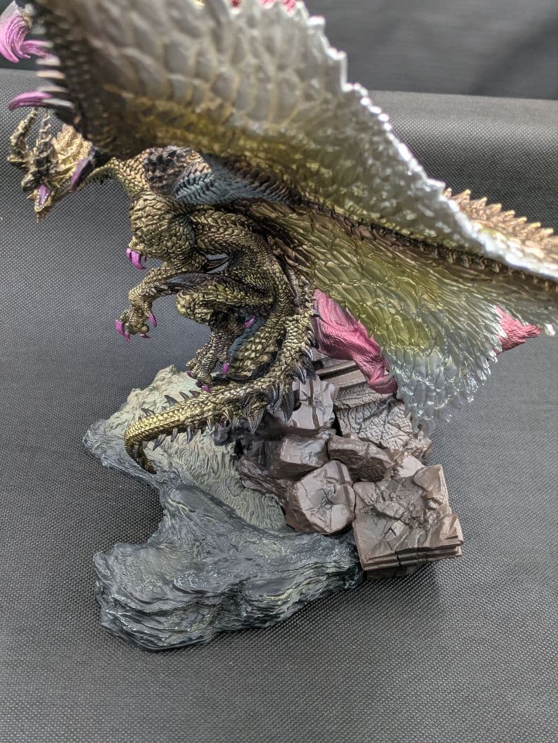 シャガルマガラ　フィギュア　箱無し　カプコン　クリエイターズモデル　モンハン