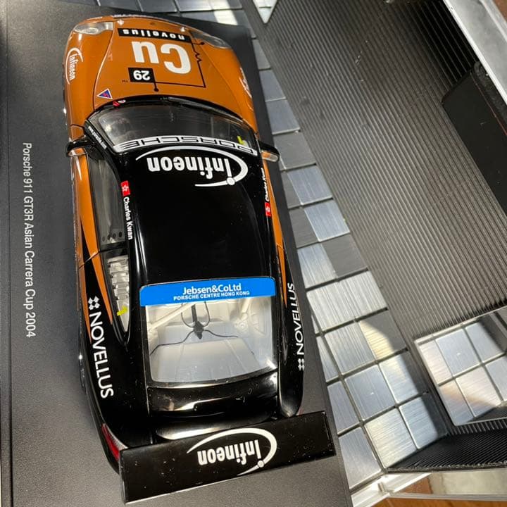 未展示品　オートアート1/18　ポルシェ911GT3R アジアンカレラカップ