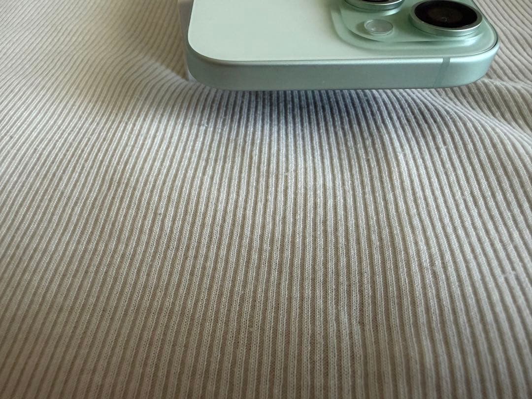 iPhone 15グリーン 本体、新品フィルム付き