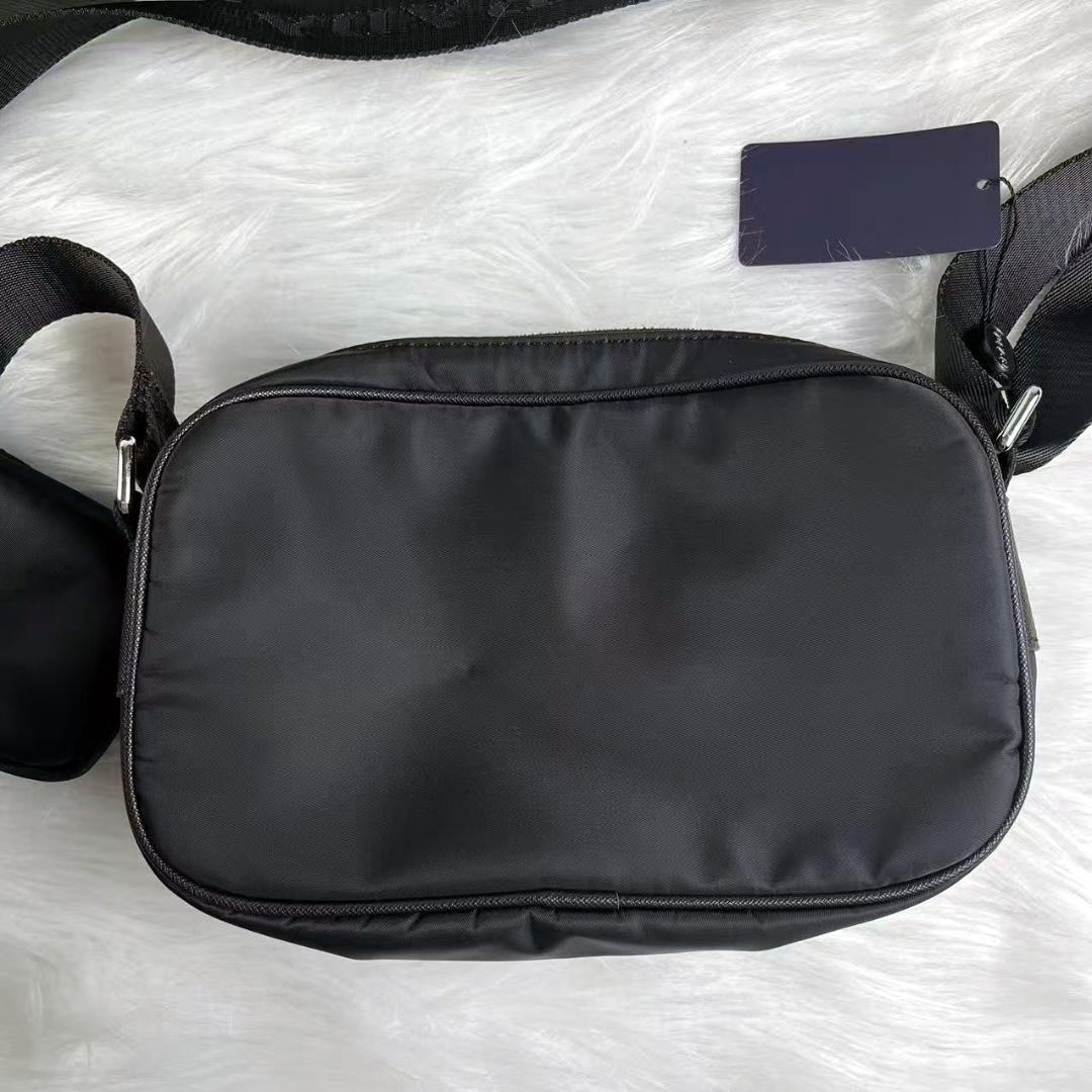 美品 PRADAノベルテ ブラック ショルダーバッグ