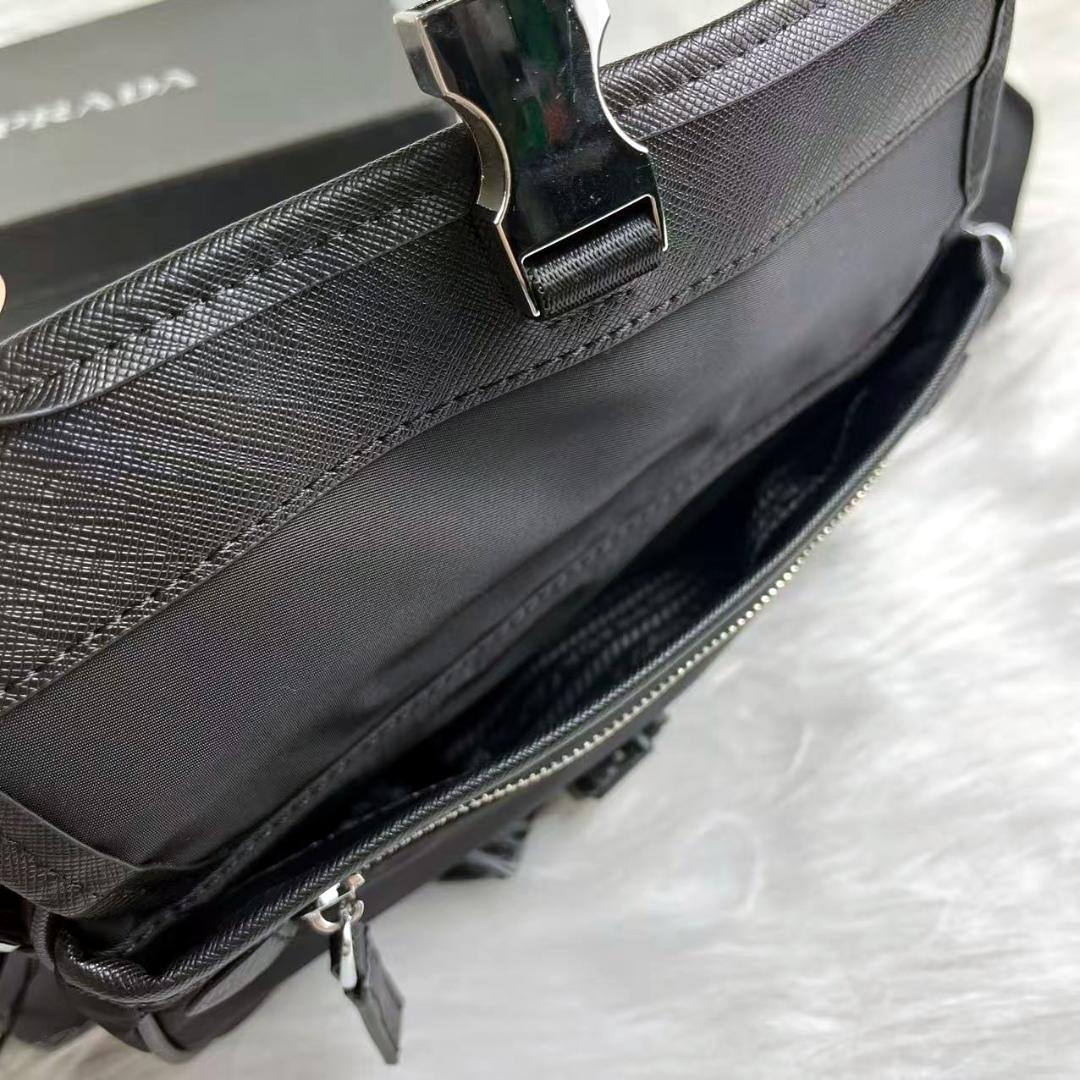 美品 PRADAノベルテ ブラック ショルダーバッグ