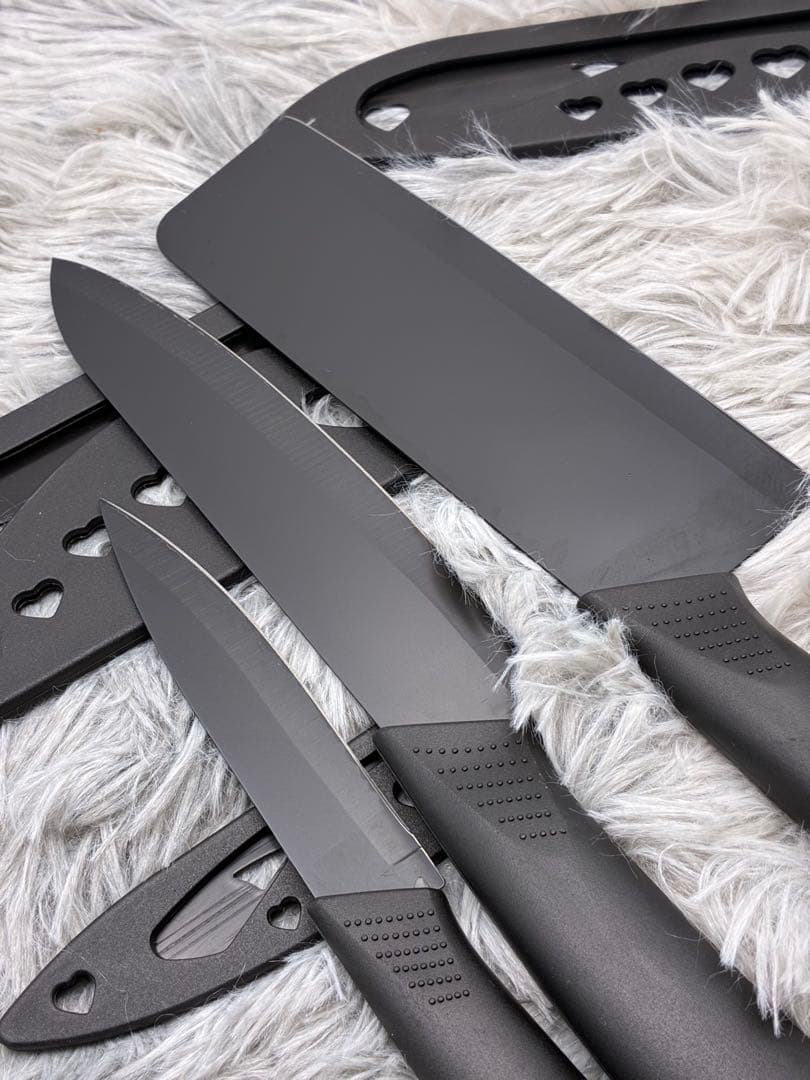 新生活に！！　包丁5点セット　ハサミ　ピューラー　ペティ　菜切り　三徳　ブラック