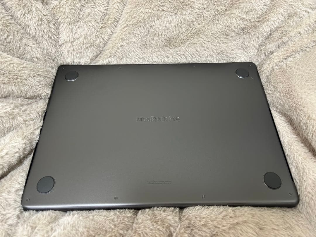 Apple M4 MacBook Pro 1TBスペースグレー