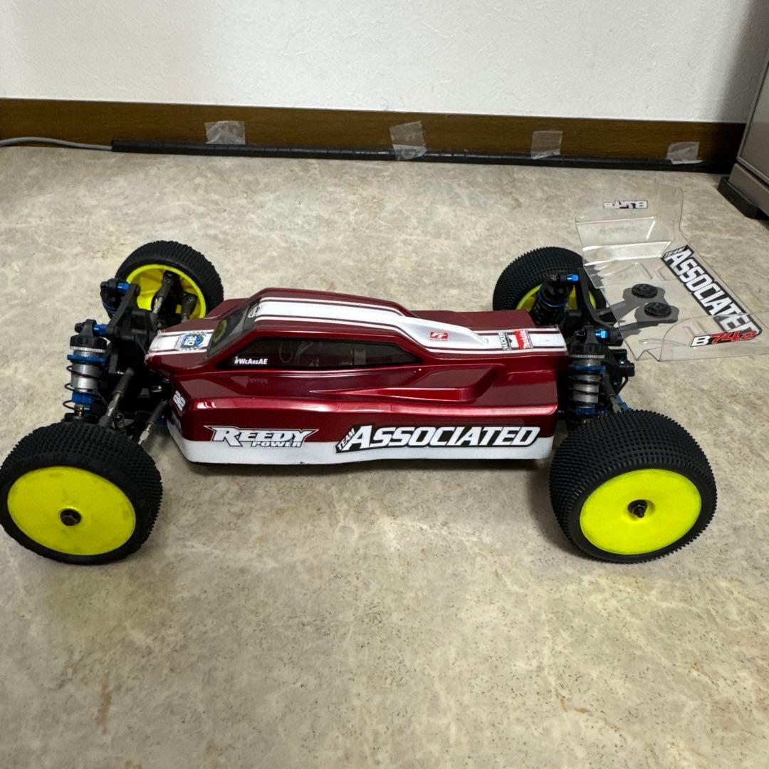 アソシエイテッド RC10 B74.2 CE (組立メカ搭載済み)