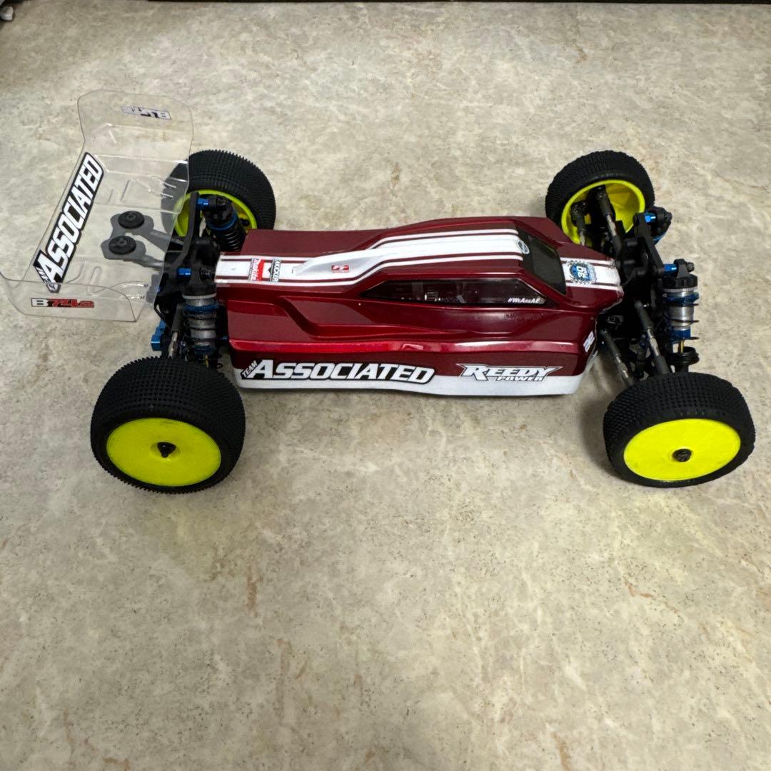 アソシエイテッド RC10 B74.2 CE (組立メカ搭載済み)
