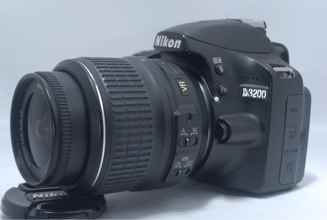 ショット数少なめ☆美品 Nikon D3200 初心者おすすめ 手ぶれ補正レンズ