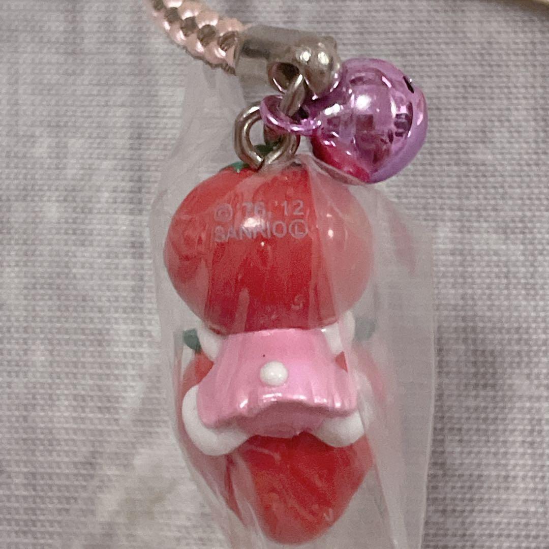 ご当地キティ♡激レア♡栃木限定 抱きつきバージョンいちごキティちゃん根付け