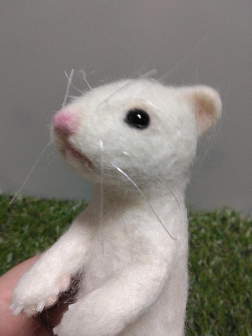 羊毛フェルト　フェレット　(白）　ぬいぐるみ