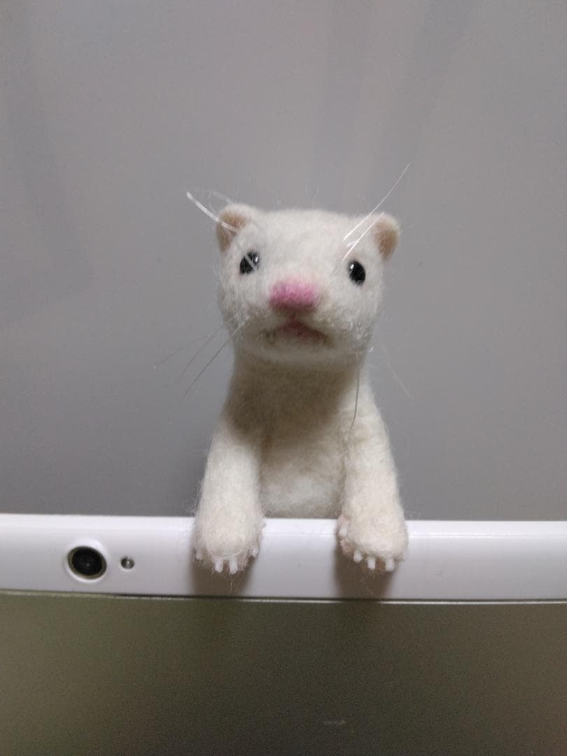 羊毛フェルト　フェレット　(白）　ぬいぐるみ
