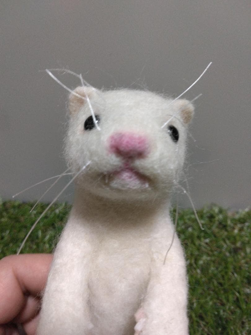 羊毛フェルト　フェレット　(白）　ぬいぐるみ