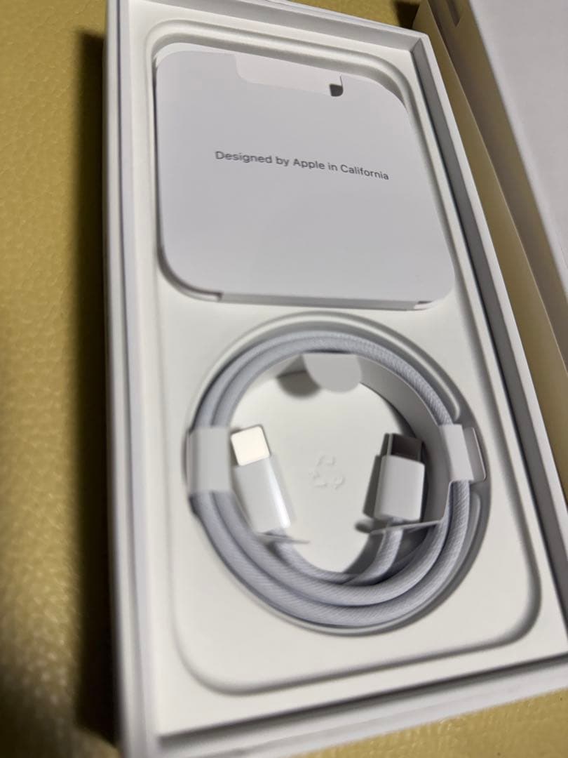 美品　iPhone15 ProMax 512GB SIMフリー