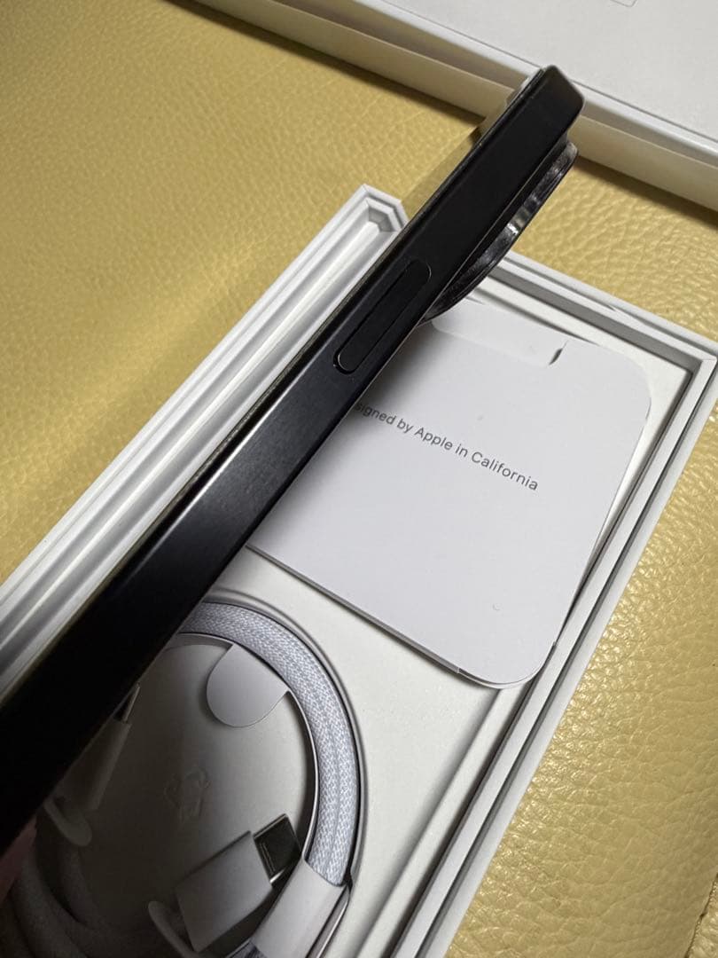 美品　iPhone15 ProMax 512GB SIMフリー