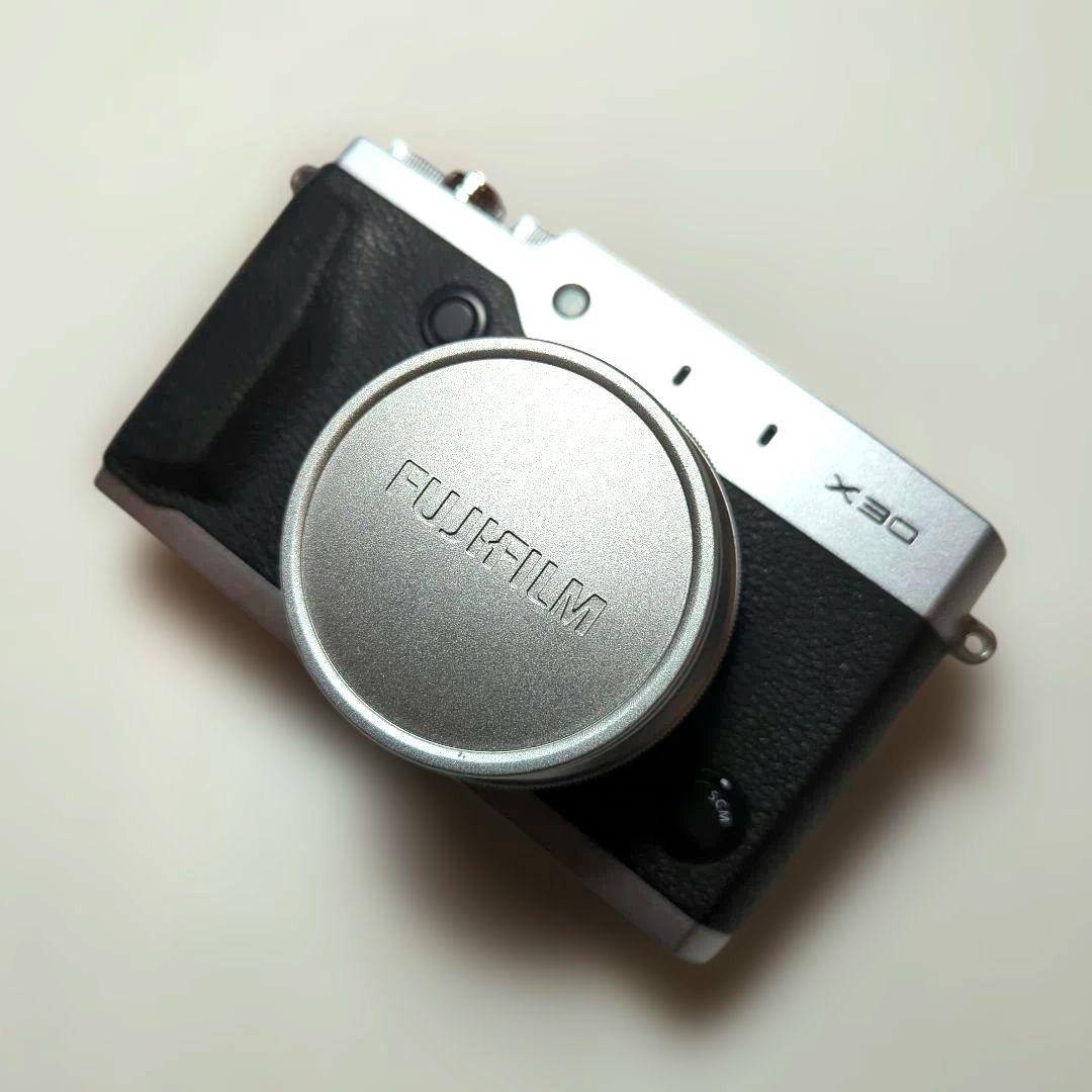 美品♪　Fujifilm X30 フジフイルム　コンパクトデジタルカメラ