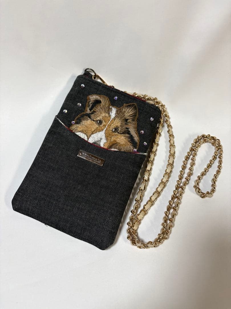 シェルティ刺繍スマホショルダー ハンドメイド 一点もの 犬好きさんへ